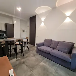 https://porta-romana-caldara-charme-apartment.italymilanhotels.net
